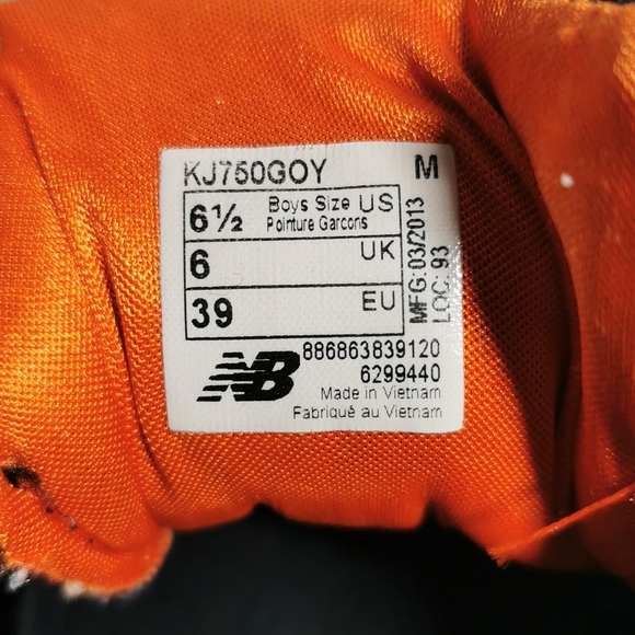 NEW BALANCE | Boys Runners, Black | Orange - Picture 8 of 8